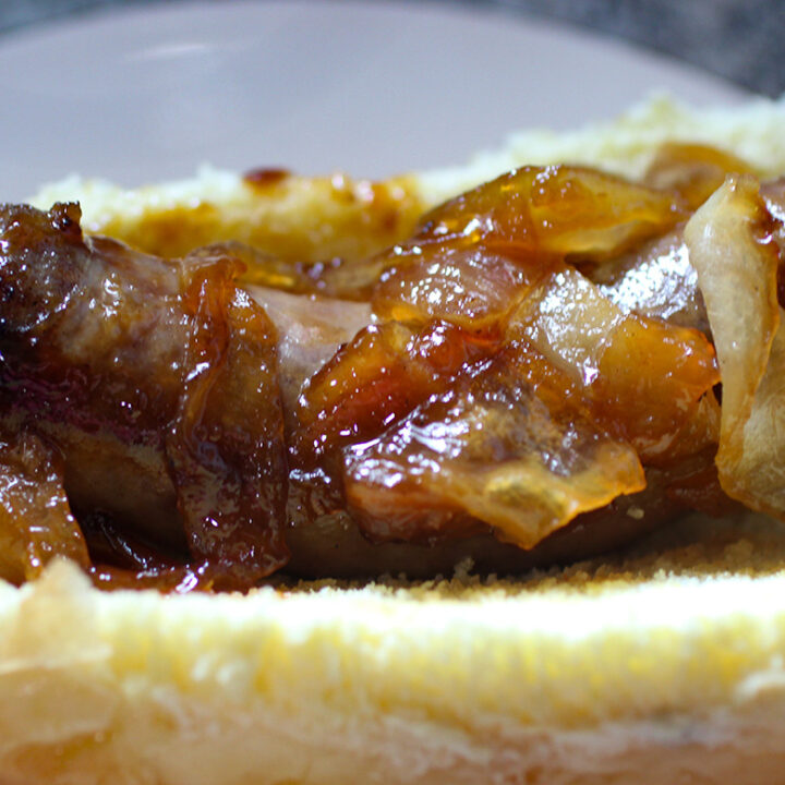 johnsonville bratwurst with apple and onion chutney