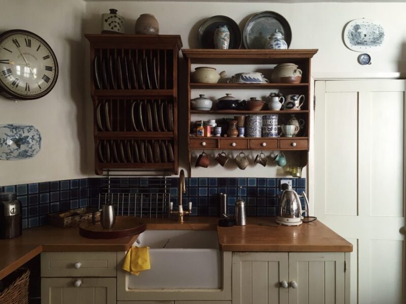 7 Easy Tips For Decluttering Your Kitchen