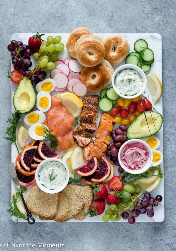 smoked salmon breakfast platter