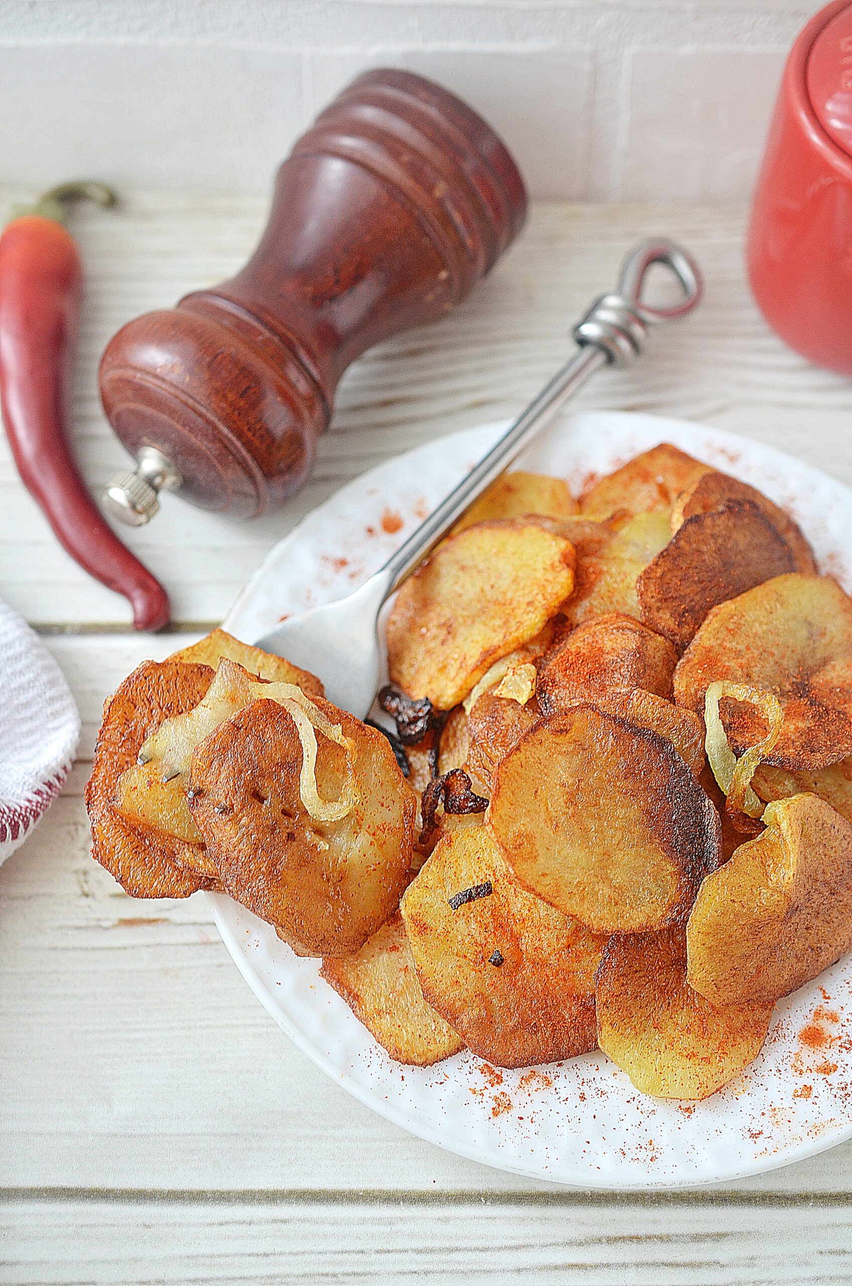 fried potatoes and onions: easy recipe and delicious!