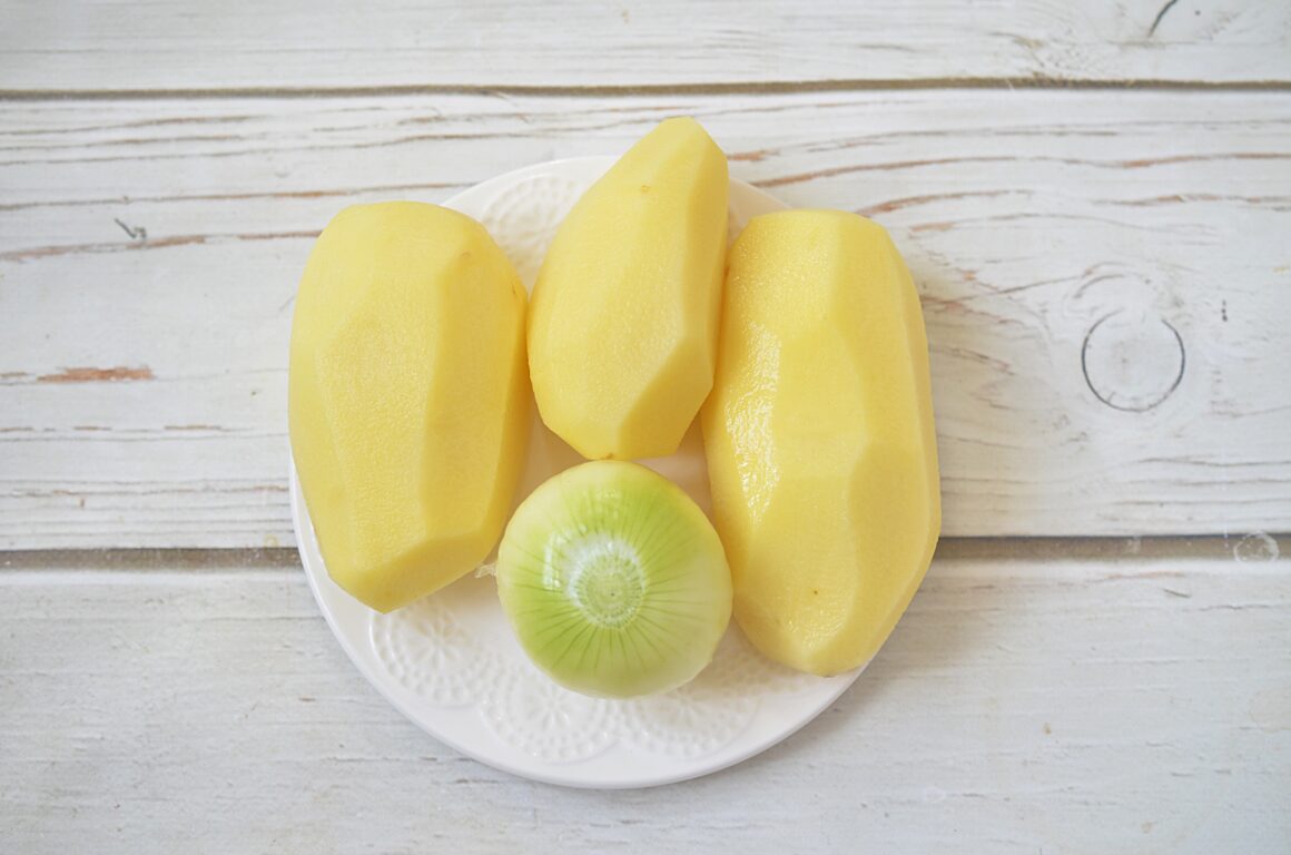 washing and peeling the potatoes
